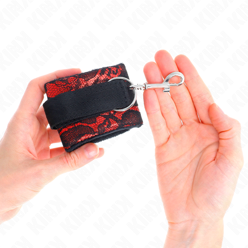 Kink Wrist Restraint Kink - Short Velvet Lace Wrist Restraints And Nylon Bind Red / Black 23 X 6.5 Cm