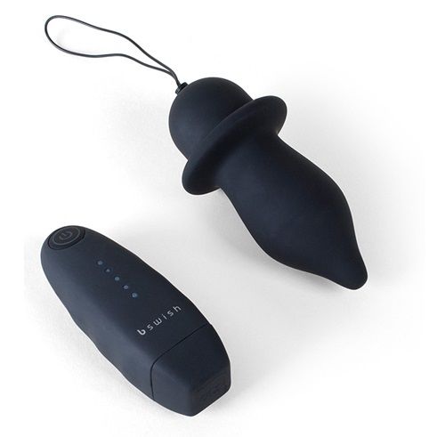 B Swish Bfilled Classic Vibrating Plug Black