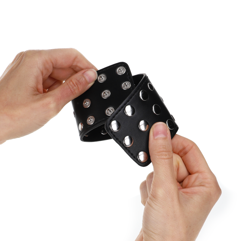 Kink Wrist Restraint Kink - Wrist Restraints With Snap Fasten Full Of Rivets Black Adjustable 19-24 Cm X 5.5 Cm