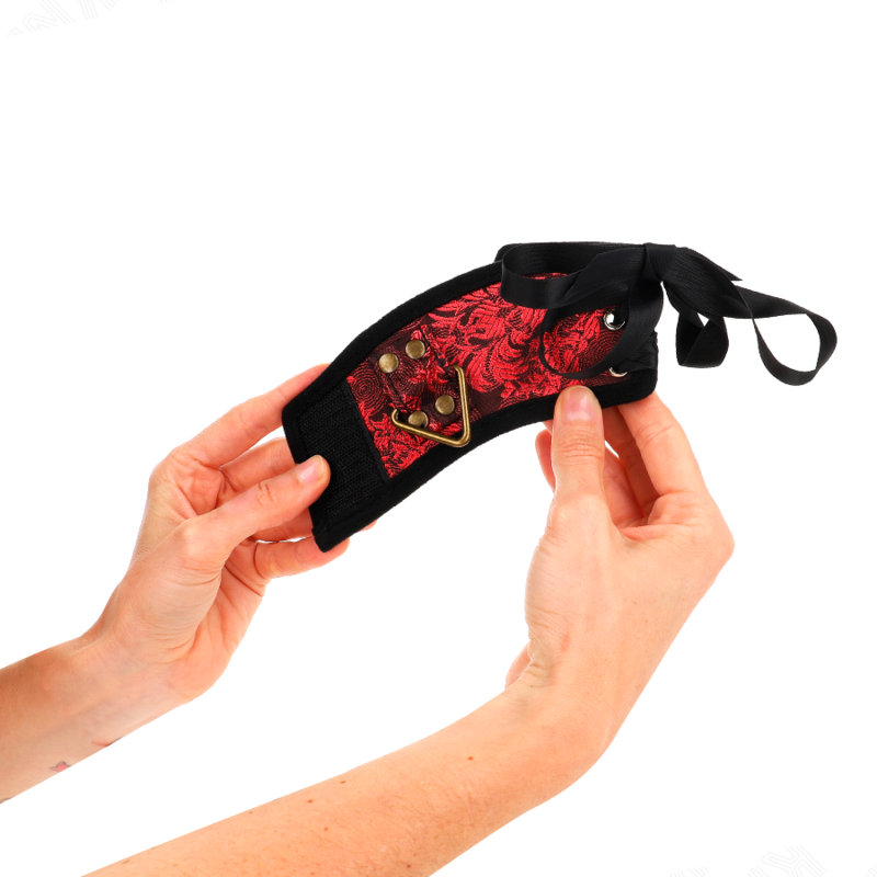 Kink Wrist Restraint Kink - Scandal Wrist Restraints Red-Black Lace Details 24.5 Cm X 6.5 Cm