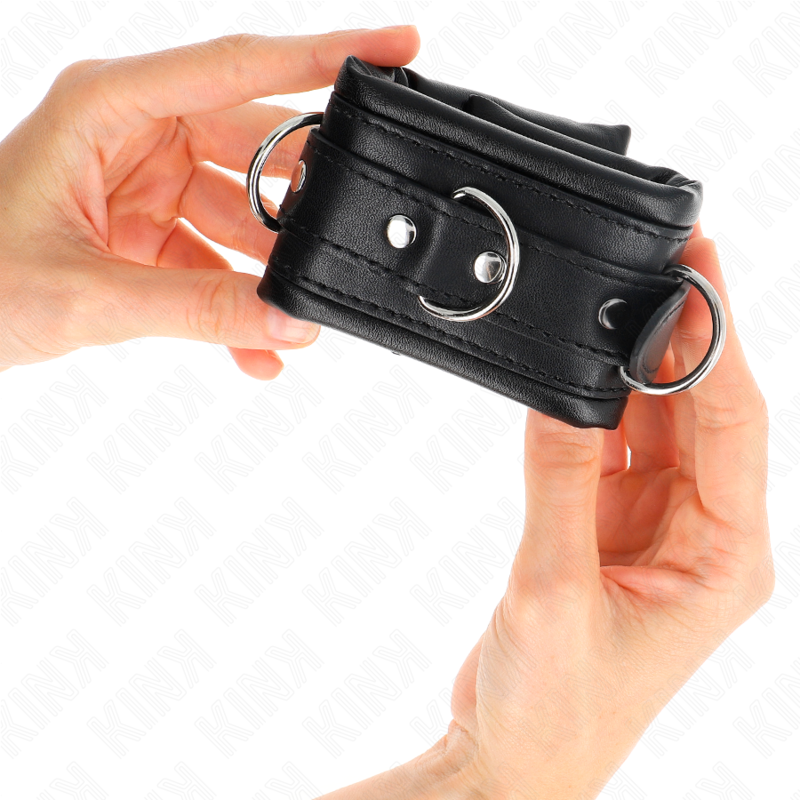 Kink Wrist Restraint Kink - Heavy Wrist Restraints With Black Fur Lined Adjustable 20-30 Cm X 6 Cm